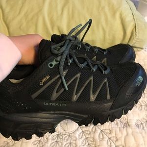 Northface women’s 7.5 size trail running shoes